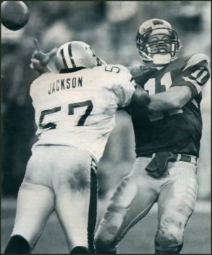 Rickey Jackson hits Rams QB Jim Everett in 1990