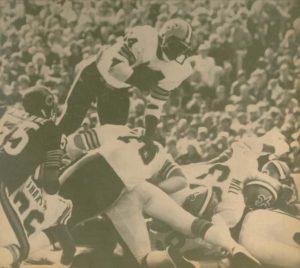 Tony Galbreath carries against Doug Buffone and the Chicago Bears in 1977